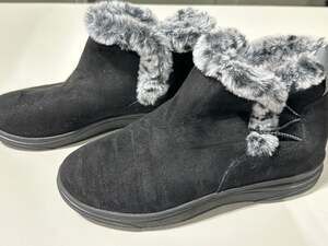 Clarks Cloudstepper Boots Womens Size 7.5 Black Gray Faux Fur Lined Ankle Snow